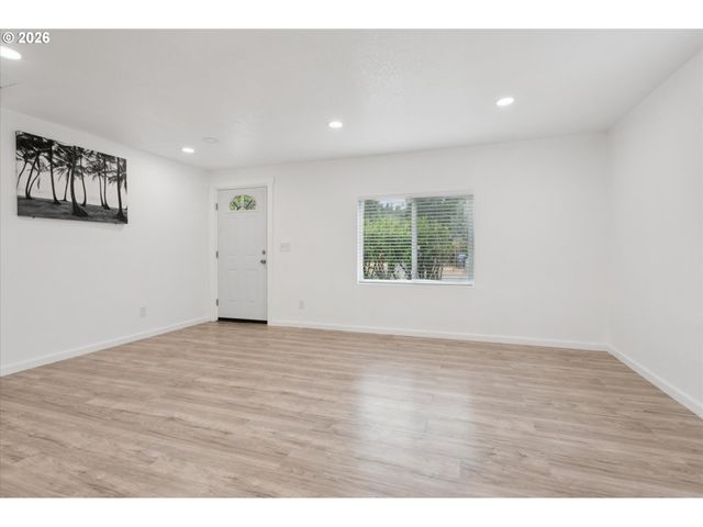 2824 Se 115TH Ave, Portland, OR 97266