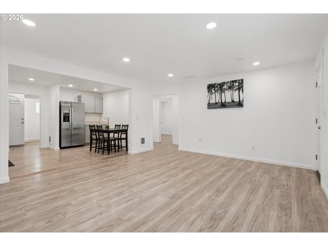 2824 Se 115TH Ave, Portland, OR 97266