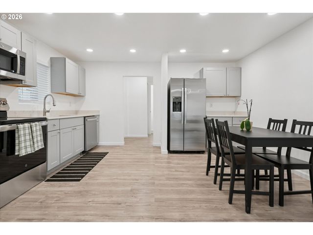 2824 Se 115TH Ave, Portland, OR 97266