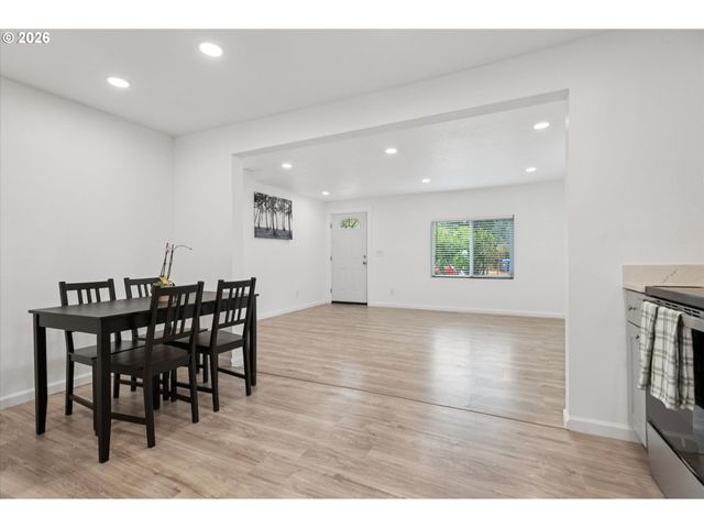 2824 Se 115TH Ave, Portland, OR 97266