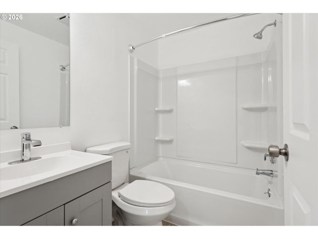2824 Se 115TH Ave, Portland, OR 97266