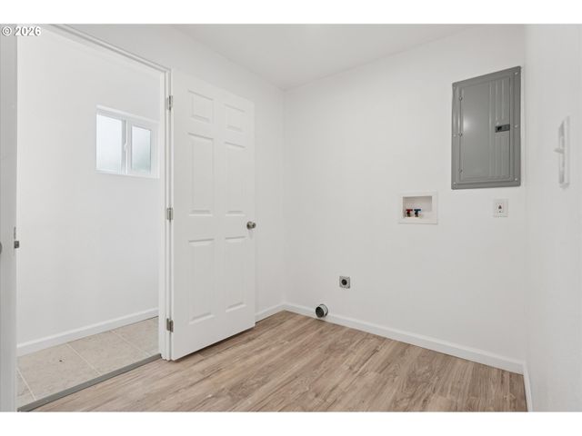 2824 Se 115TH Ave, Portland, OR 97266