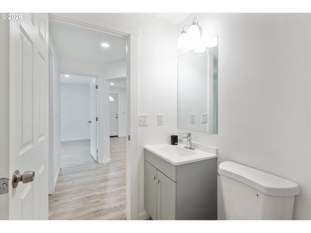 2824 Se 115TH Ave, Portland, OR 97266