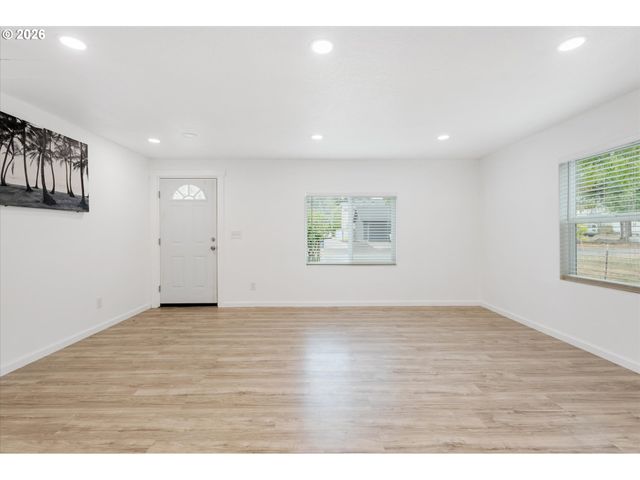 2824 Se 115TH Ave, Portland, OR 97266