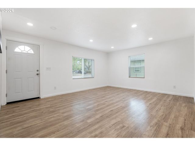 2824 Se 115TH Ave, Portland, OR 97266