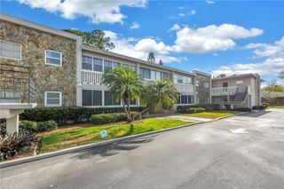 800 71ST AVENUE N 10, St Petersburg, FL 33702