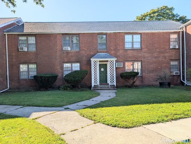 63 Mencel Circle C, Bridgeport, CT 06610