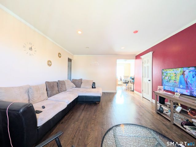 63 Mencel Circle C, Bridgeport, CT 06610