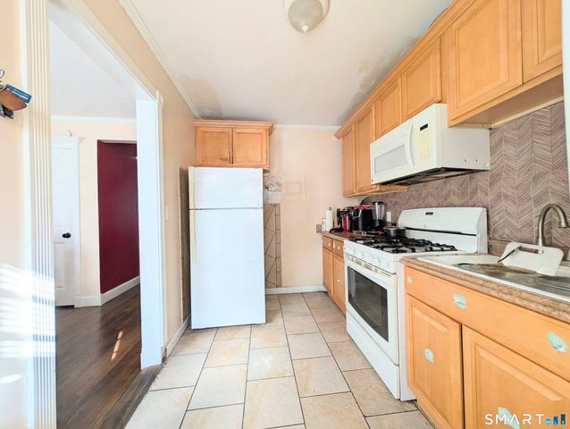 63 Mencel Circle C, Bridgeport, CT 06610