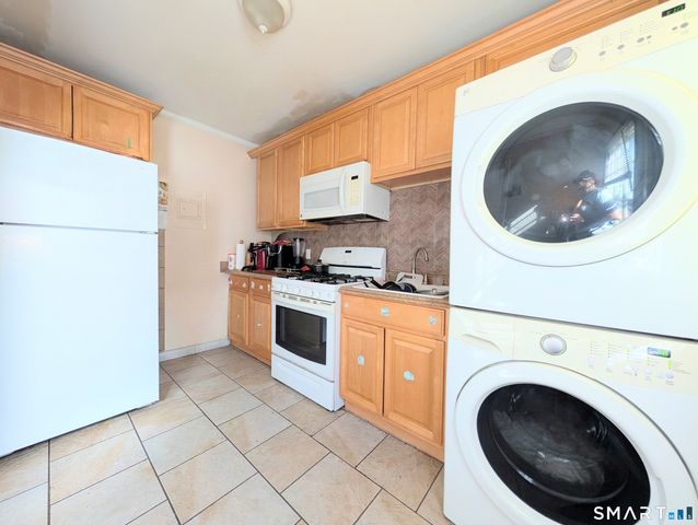 63 Mencel Circle C, Bridgeport, CT 06610