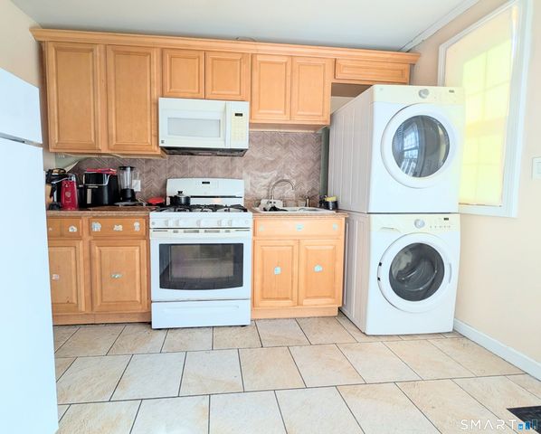 63 Mencel Circle C, Bridgeport, CT 06610