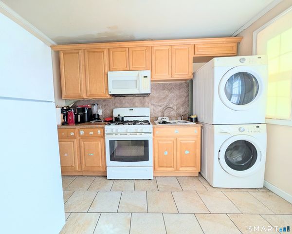 63 Mencel Circle C, Bridgeport, CT 06610