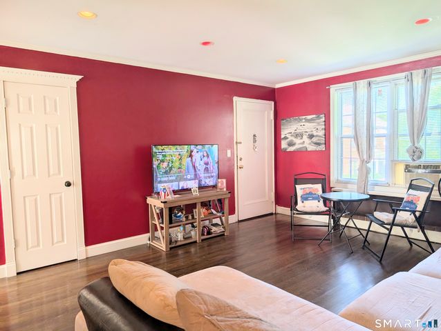 63 Mencel Circle C, Bridgeport, CT 06610