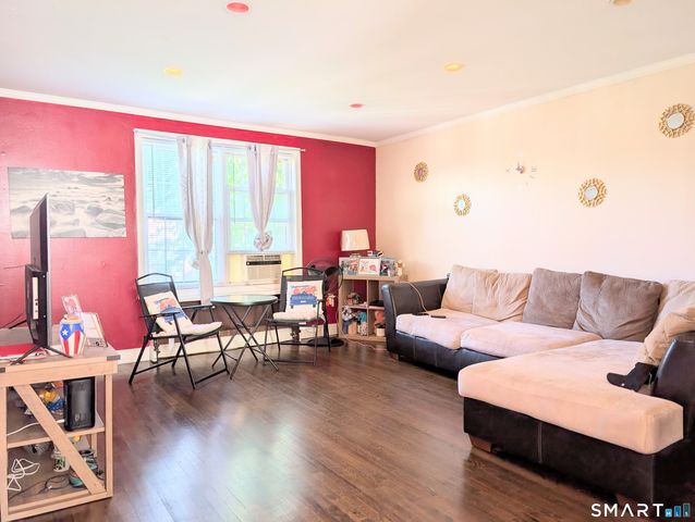 63 Mencel Circle C, Bridgeport, CT 06610