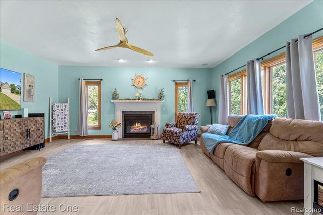 4261 Brest Road, Newport, MI 48166