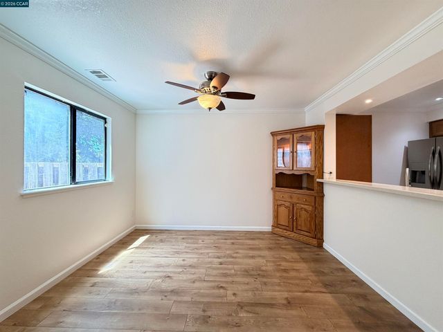 886 Valley Run, Hercules, CA 94547