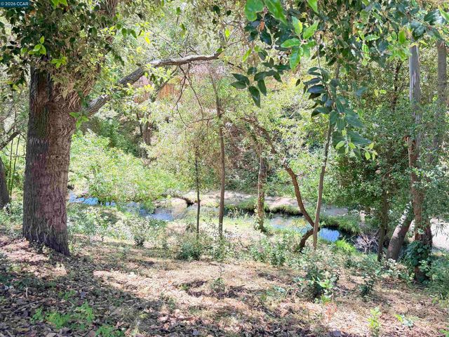 886 Valley Run, Hercules, CA 94547