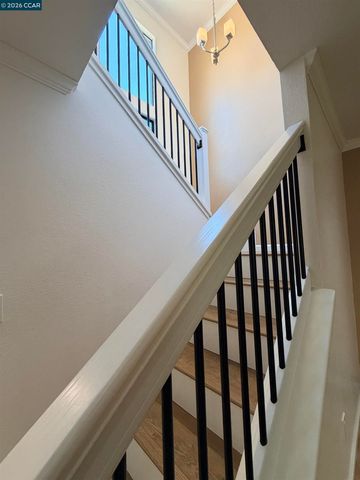886 Valley Run, Hercules, CA 94547