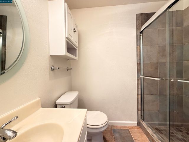 886 Valley Run, Hercules, CA 94547