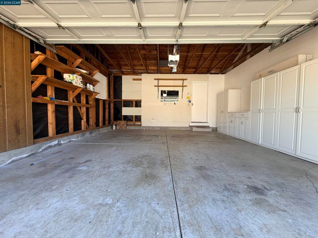 886 Valley Run, Hercules, CA 94547