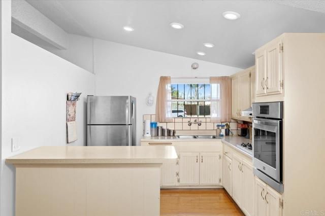 2735 Mission Village Dr, San Diego, CA 92123