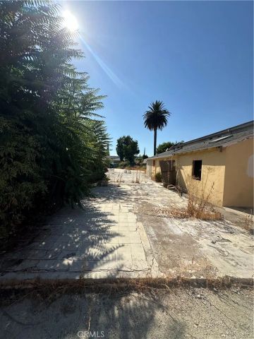 2310 N Catalina Street, Burbank, CA 91504