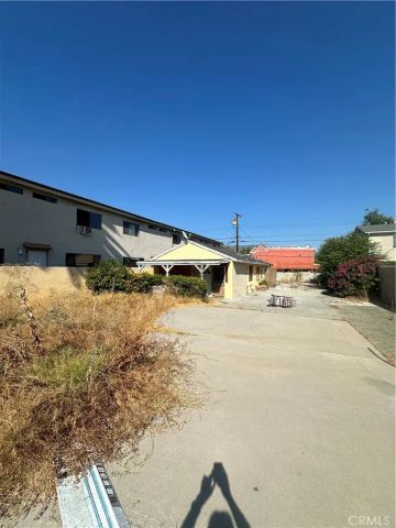 2310 N Catalina Street, Burbank, CA 91504