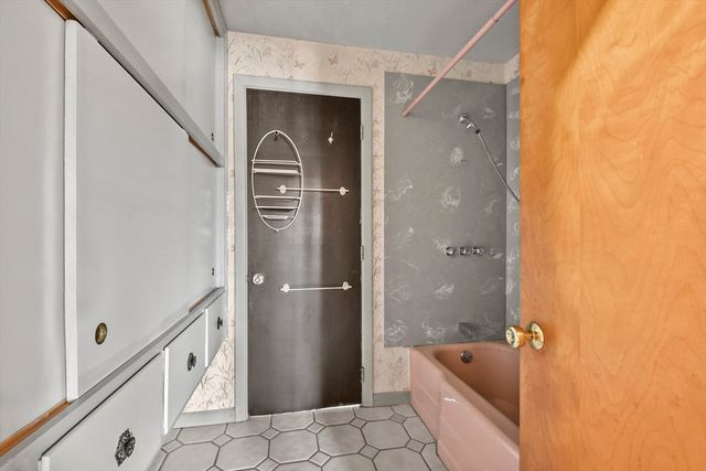 21 Esbjurn Dr, Rehoboth, MA 02769