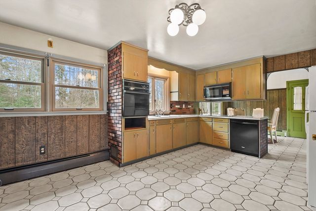 21 Esbjurn Dr, Rehoboth, MA 02769