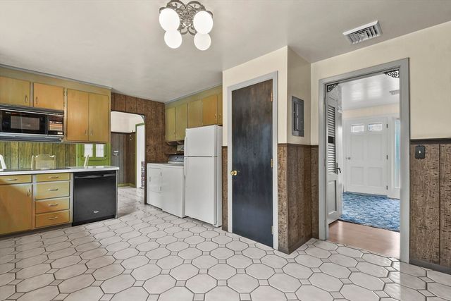 21 Esbjurn Dr, Rehoboth, MA 02769