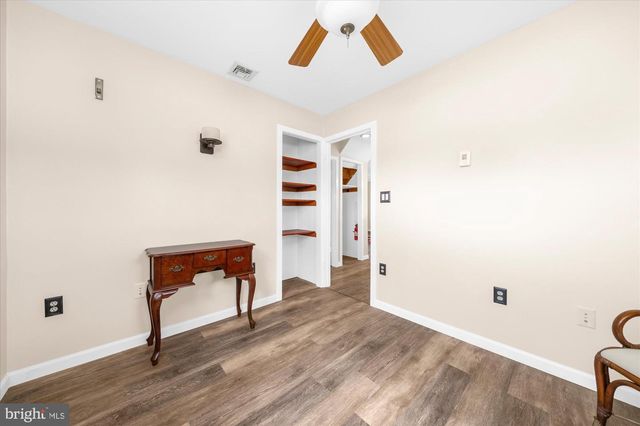 20 NEW POND LN, Levittown, PA 19054