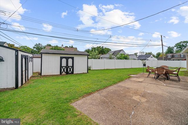20 NEW POND LN, Levittown, PA 19054