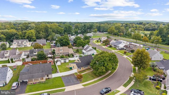 20 NEW POND LN, Levittown, PA 19054