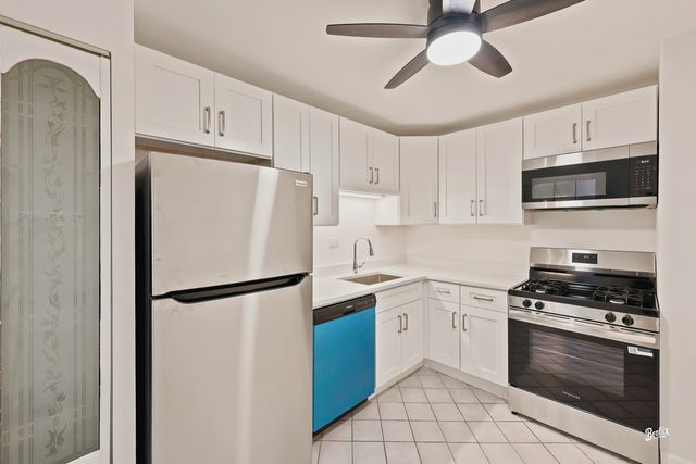 945 E Kenilworth Avenue 219, Palatine, IL 60074