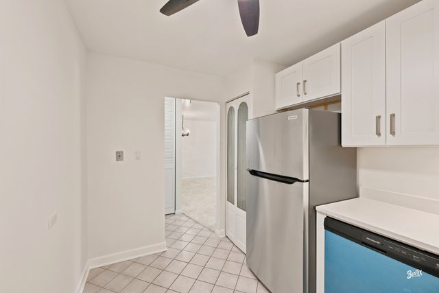 945 E Kenilworth Avenue 219, Palatine, IL 60074