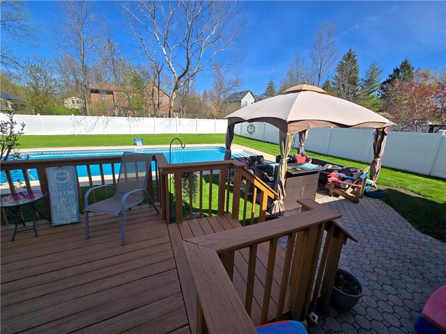 82 Mill Run Drive, Greece, NY 14626