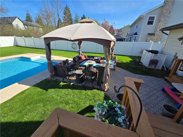 82 Mill Run Drive, Greece, NY 14626