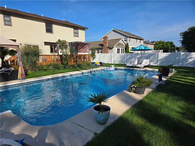 82 Mill Run Drive, Greece, NY 14626