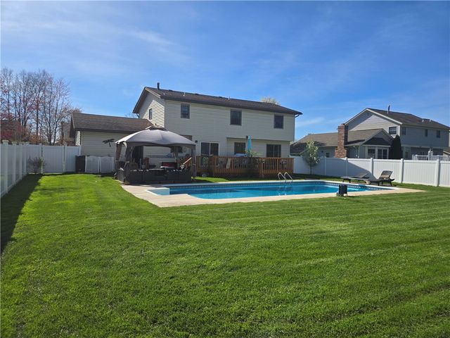 82 Mill Run Drive, Greece, NY 14626
