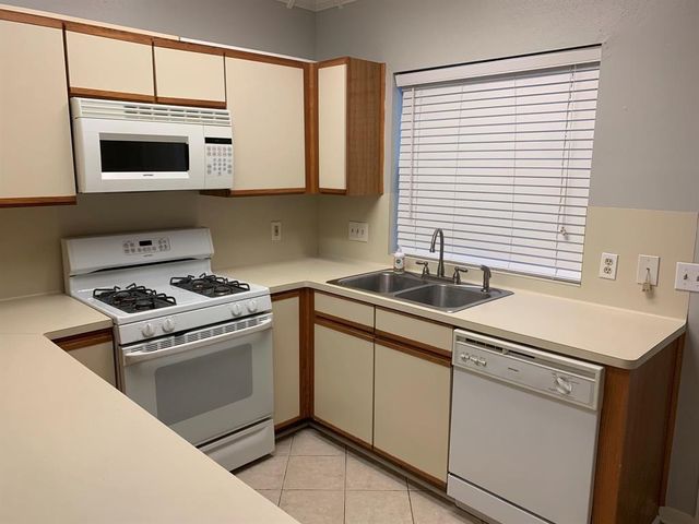 2910 Grants Lake Boulevard 1304, Sugar Land, TX 77479