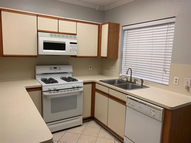 2910 Grants Lake Boulevard 1304, Sugar Land, TX 77479