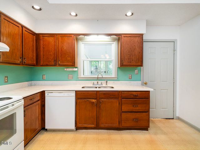 9003 River Birch Drive, Oak Ridge, NC 27310