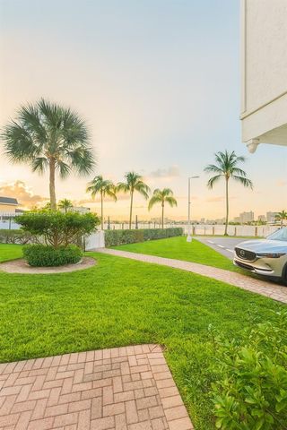2821 N Miami Beach Boulevard 5O, North Miami Beach, FL 33160