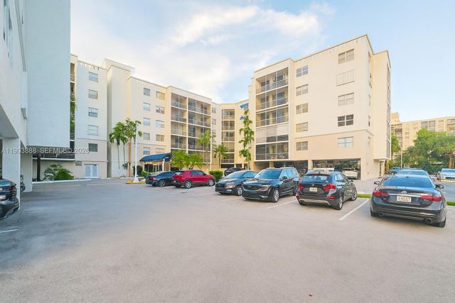 2821 N Miami Beach Boulevard 5O, North Miami Beach, FL 33160