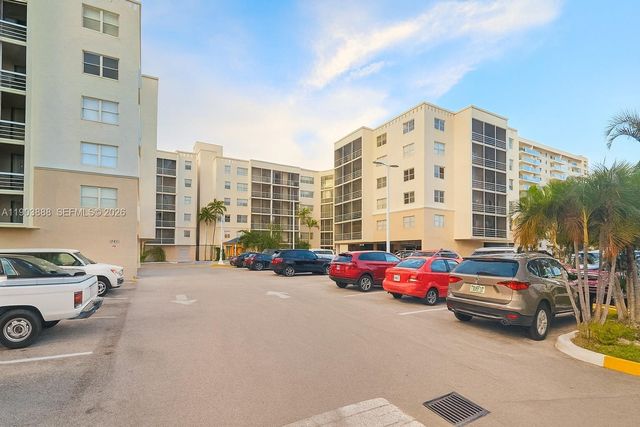 2821 N Miami Beach Boulevard 5O, North Miami Beach, FL 33160