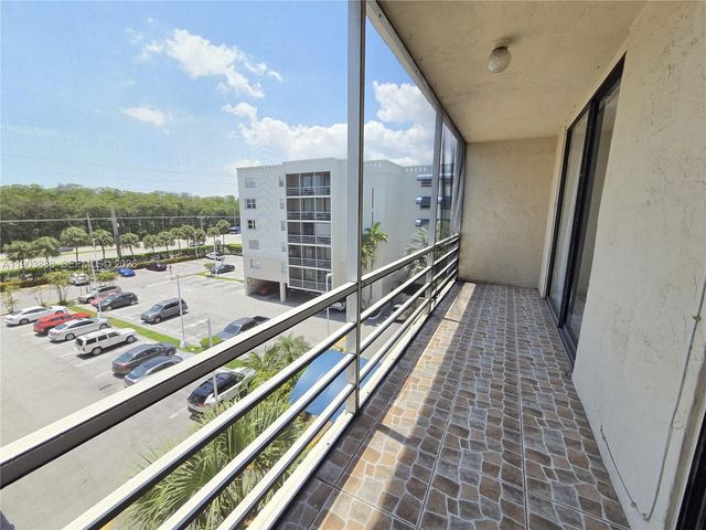 2821 N Miami Beach Boulevard 5O, North Miami Beach, FL 33160