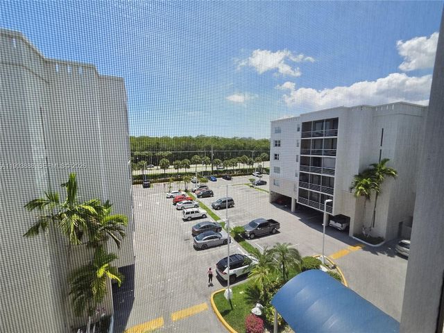 2821 N Miami Beach Boulevard 5O, North Miami Beach, FL 33160