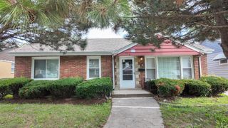 746 E 157th Street, South Holland, IL 60473