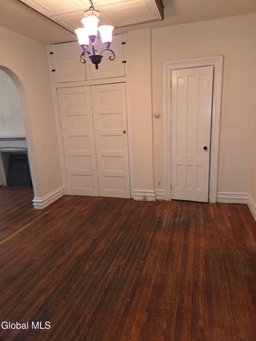 106 Chestnut Street, Albany, NY 12210