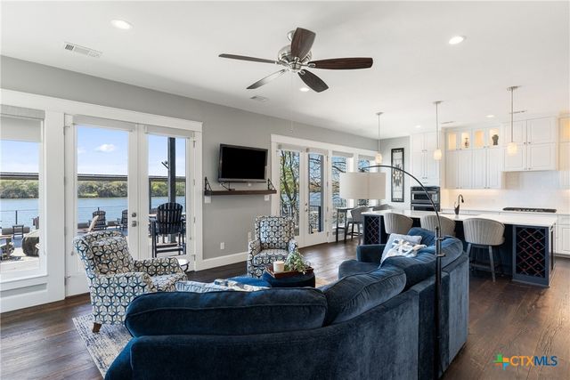 926 Scenic Loop, Kingsland, TX 78639